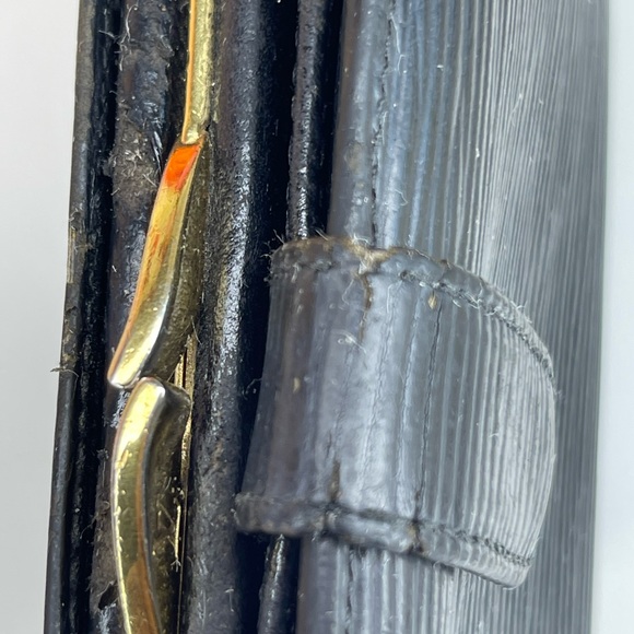 Vintage Black Epi Leather Louis Vuitton long Kiss snap Wallet - Picture 10 of 15